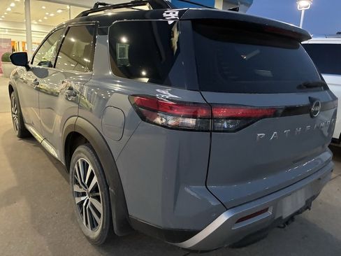 Used 2022 Nissan Pathfinder Platinum w/ Cargo Package image 6