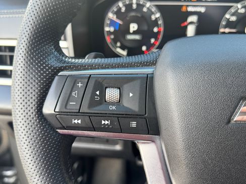 Used 2024 Mitsubishi Outlander SE FWD image 17