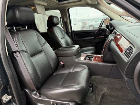 Used 2013 Chevrolet Avalanche LTZ AWD/4WD image 26