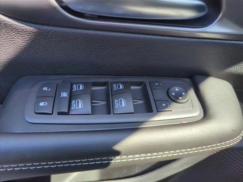 New 2026 Chrysler Pacifica Select image 17