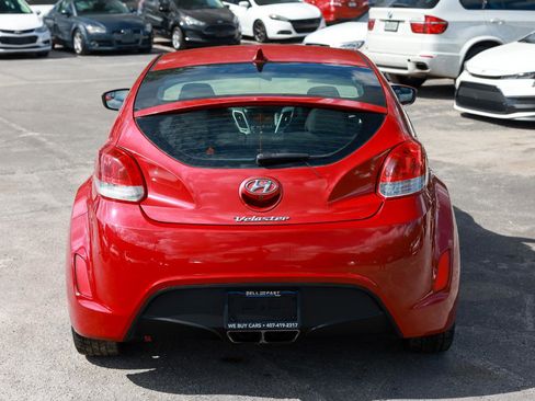 Used 2016 Hyundai Veloster FWD image 9