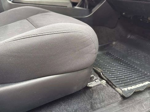 Used 2017 Toyota Tacoma TRD Sport w/ Tow Package (A/T) image 20