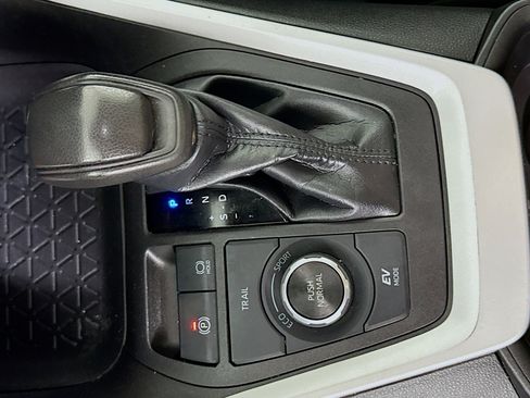 Used 2022 Toyota RAV4 LE image 20