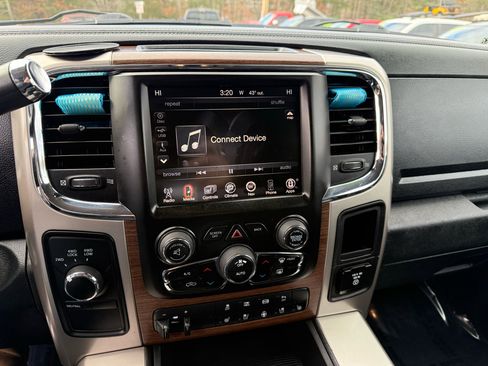 Used 2015 RAM 3500 Laramie w/ Black Appearance Group image 34