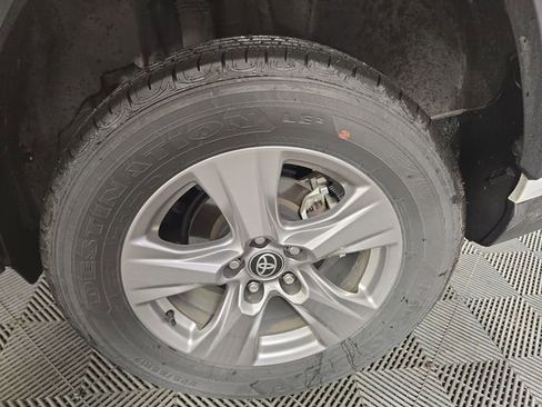 Used 2025 Toyota RAV4 XLE image 11