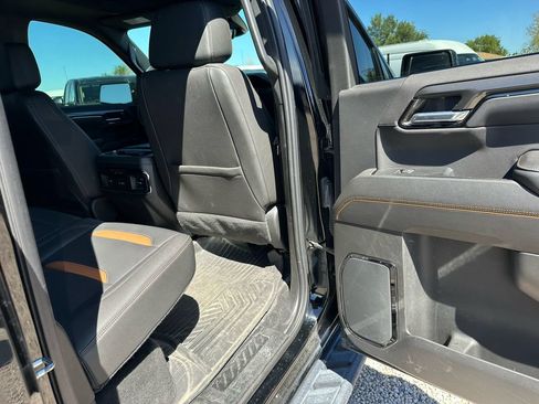 Used 2022 GMC Sierra 1500 AT4 w/ AT4 Premium Package AWD/4WD image 23