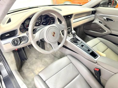 Used 2014 Porsche 911 Carrera RWD image 4