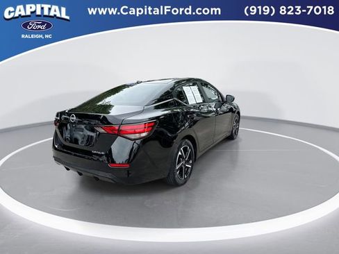Used 2025 Nissan Sentra SV FWD image 8