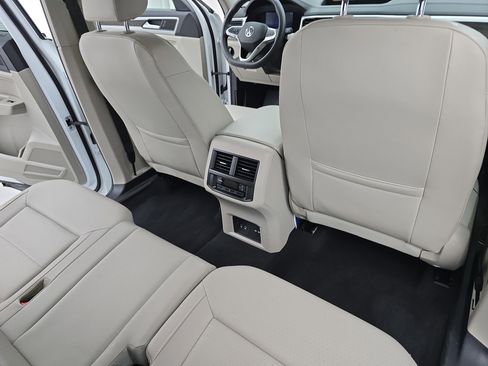 Used 2022 Volkswagen Atlas SE image 11