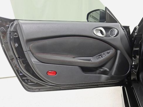 Used 2013 Nissan 370Z NISMO image 25