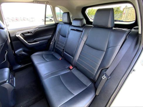 Used 2025 Toyota RAV4 XLE Premium image 18