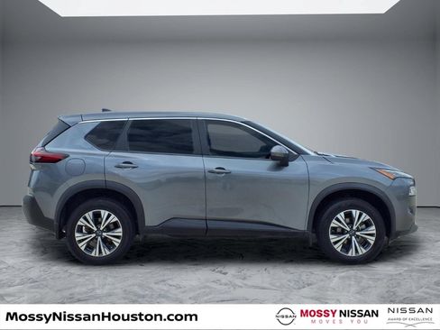 Used 2023 Nissan Rogue SV FWD image 8