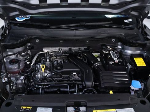 Used 2022 Volkswagen Taos SEL image 41