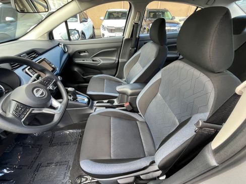 Used 2025 Nissan Versa SV image 27