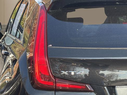 Used 2024 Cadillac XT4 Premium Luxury image 43