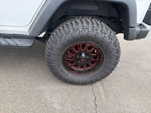 Used 2015 Jeep Wrangler Unlimited Rubicon AWD/4WD image 30