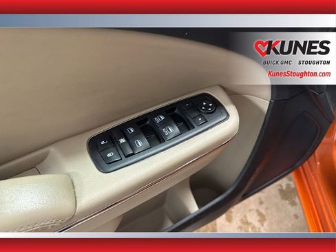 Used 2011 Dodge Charger SE image 19