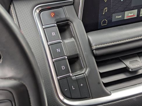 Used 2023 GMC Yukon SLT image 17