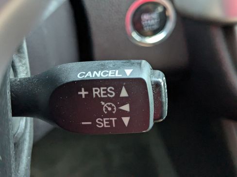 Used 2016 Toyota Highlander XLE AWD/4WD image 21