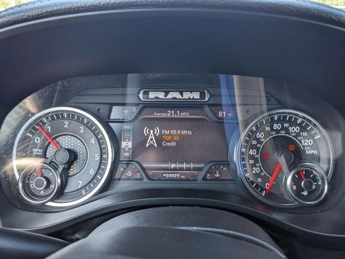 Used 2025 RAM 1500 Laramie AWD/4WD image 21