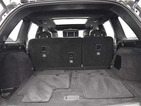 Used 2023 Jeep Grand Cherokee Overland w/ Luxury Tech Group IV AWD/4WD image 7