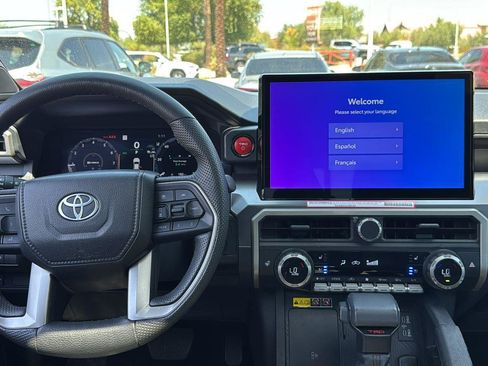 Used 2024 Toyota Tacoma TRD Sport image 11