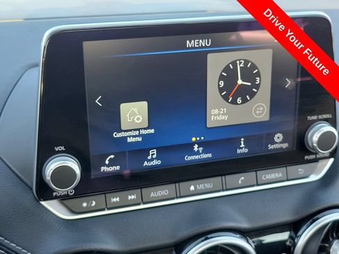 Used 2025 Nissan Sentra SV FWD image 9