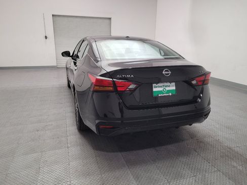Used 2024 Nissan Altima 2.5 SV FWD image 6