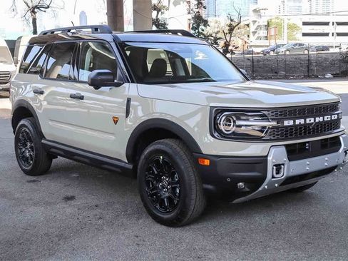 New 2025 Ford Bronco Sport Badlands image 3