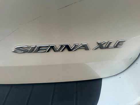 Used 2004 Toyota Sienna XLE image 21