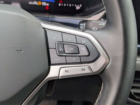 Used 2024 Volkswagen Taos SE image 23