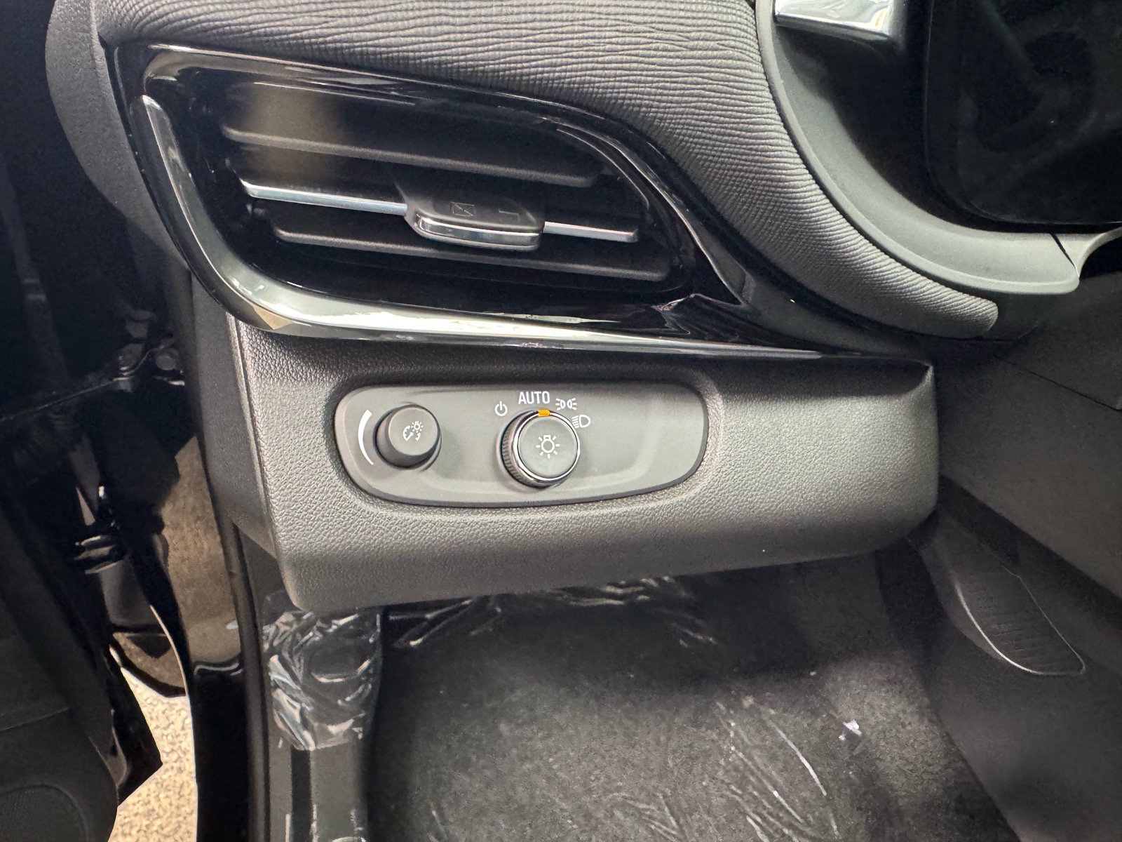 New 2026 Buick Envista Sport Touring w/ Convenience I Package FWD image 17