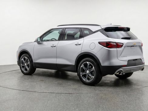 Used 2025 Chevrolet Blazer LT FWD image 6