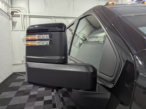 Used 2025 Chevrolet Silverado 2500 LTZ w/ LTZ Plus Package AWD/4WD image 8