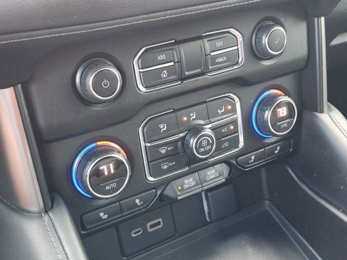 Used 2021 Chevrolet Tahoe LT w/ LT Signature Package image 20