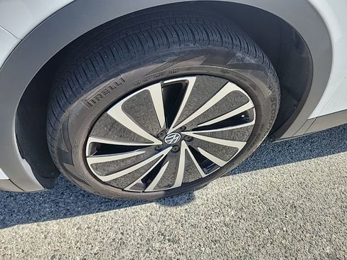 Used 2024 Volkswagen ID.4 S image 9