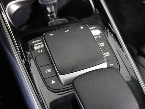 Used 2021 Mercedes-Benz GLA 250 4MATIC w/ Premium Package image 10