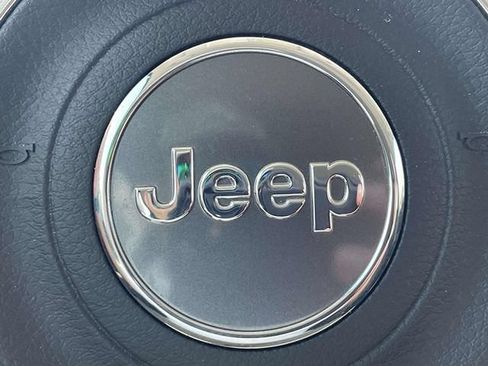Used 2023 Jeep Renegade Latitude AWD/4WD image 36