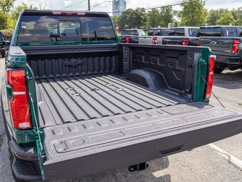 New 2026 Chevrolet Silverado 2500 ZR2 w/ LPO, Dark Essentials Package AWD/4WD image 17