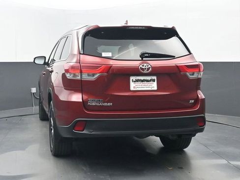 Used 2018 Toyota Highlander SE image 21