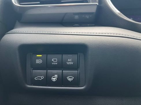 Used 2021 Toyota Highlander Platinum AWD/4WD image 22