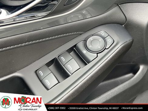 Certified 2023 Chevrolet Traverse LT FWD image 17