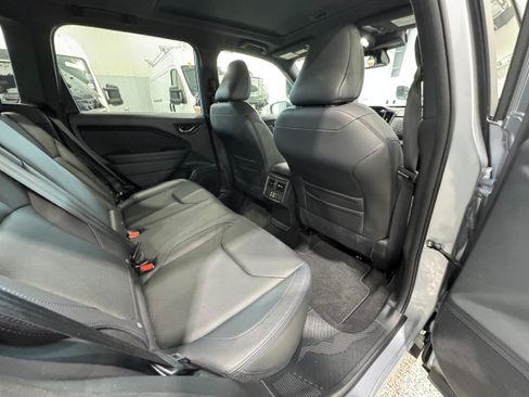 Used 2025 Subaru Forester Touring AWD/4WD image 12
