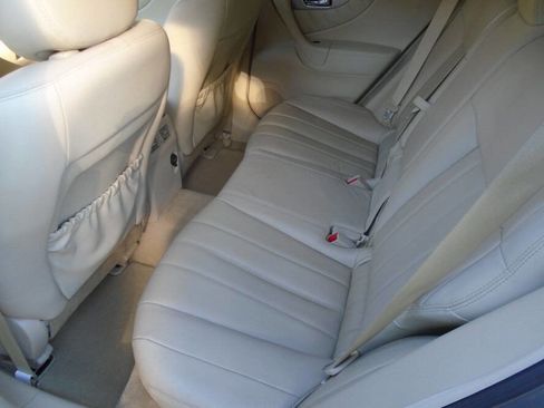 Used 2015 INFINITI QX70 Base AWD 4dr SUV image 11