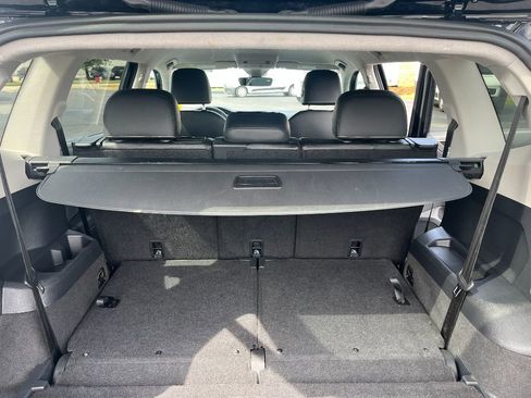 Used 2022 Volkswagen Tiguan SE image 17