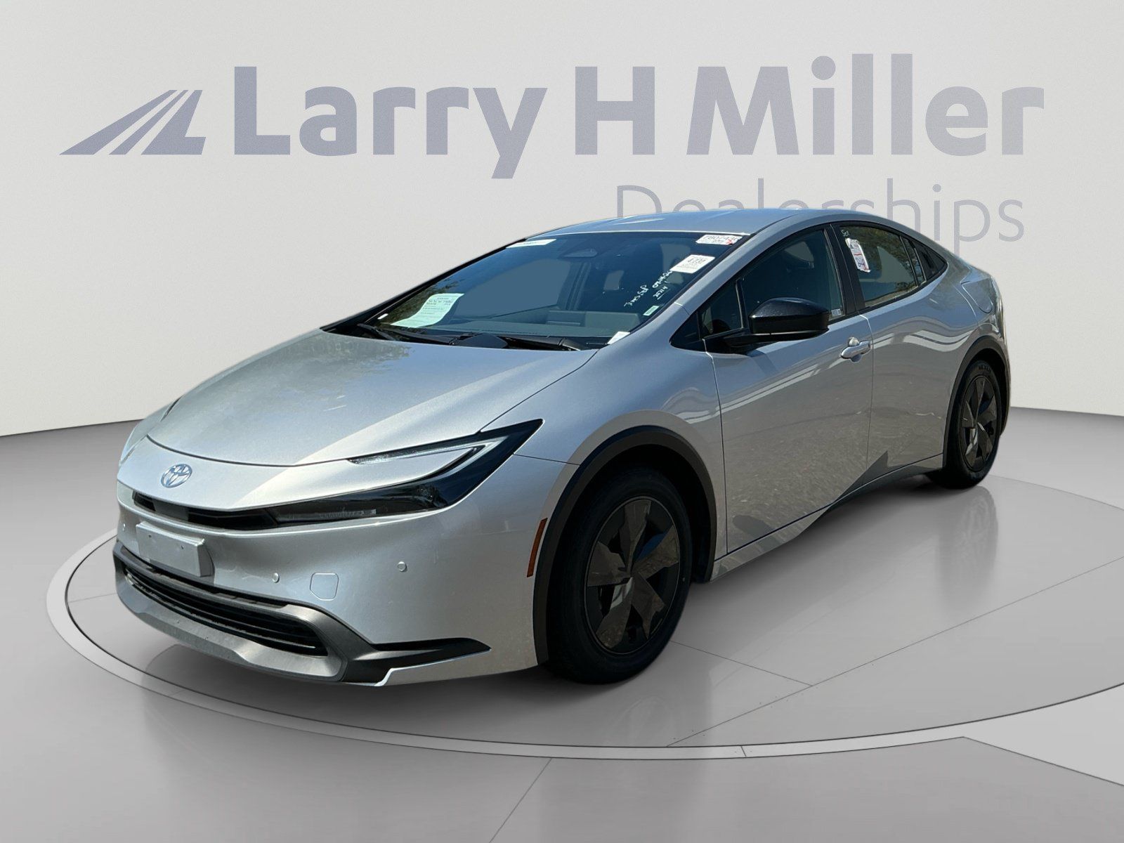 Certified 2025 Toyota Prius LE FWD image 1