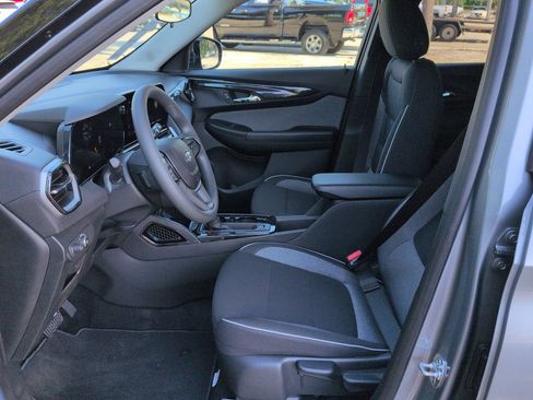 New 2026 Chevrolet TrailBlazer LT w/ Midnight Edition FWD image 19
