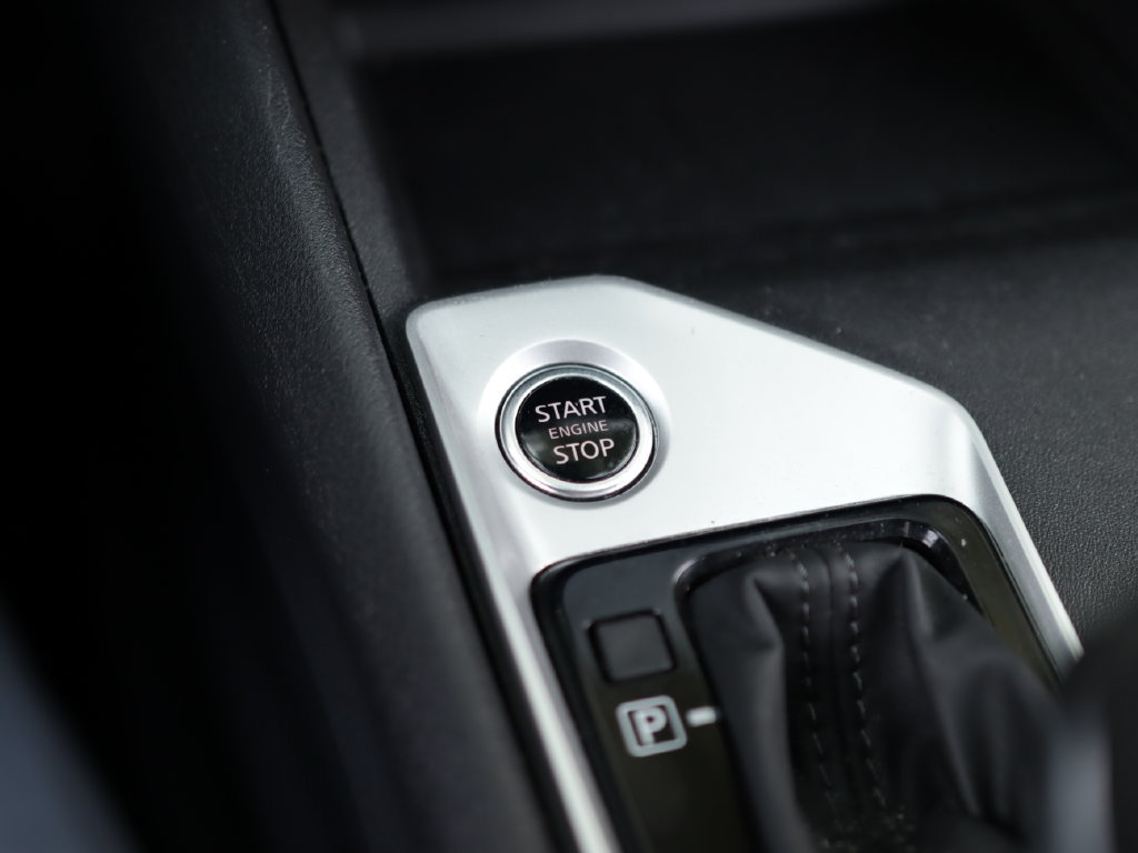 Used 2025 Nissan Altima 2.5 SV FWD image 15