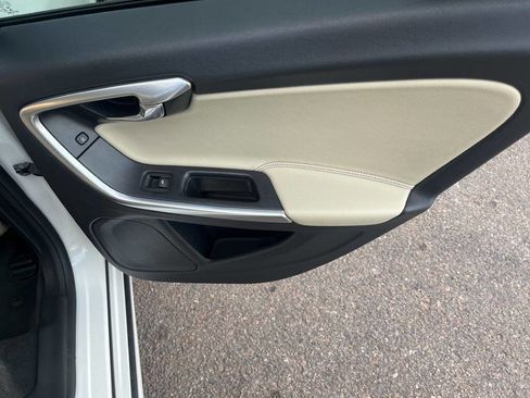 Used 2017 Volvo S60 T5 Dynamic FWD image 17