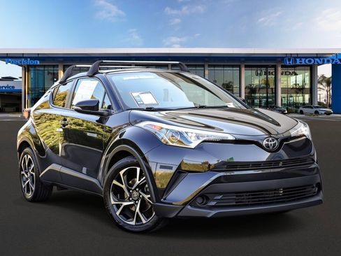 Used 2019 Toyota C-HR XLE image 1